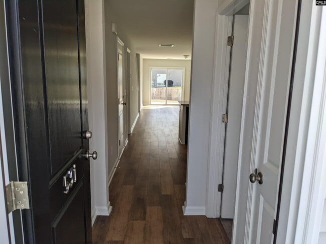 Photo - 531 Moresby Wy