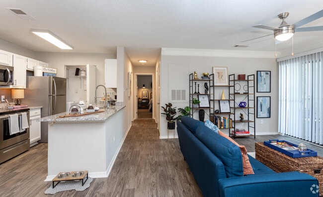 2BR, 2BA - 960SF Magnolia - Living Area