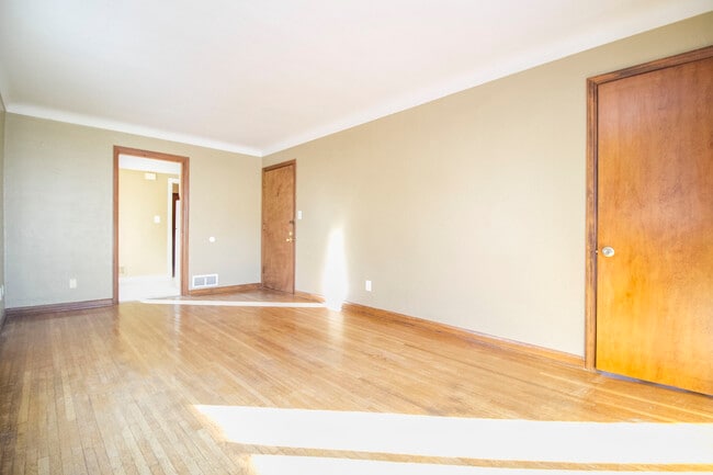 Photo - 3941 Torrance Dr Unit #4