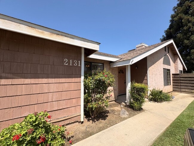 2131 N Tracy St