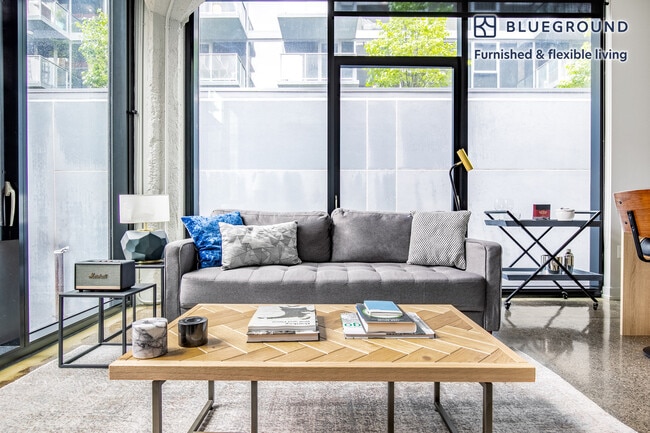 Photo - 676 N La Salle Dr Unidad FL3-ID321