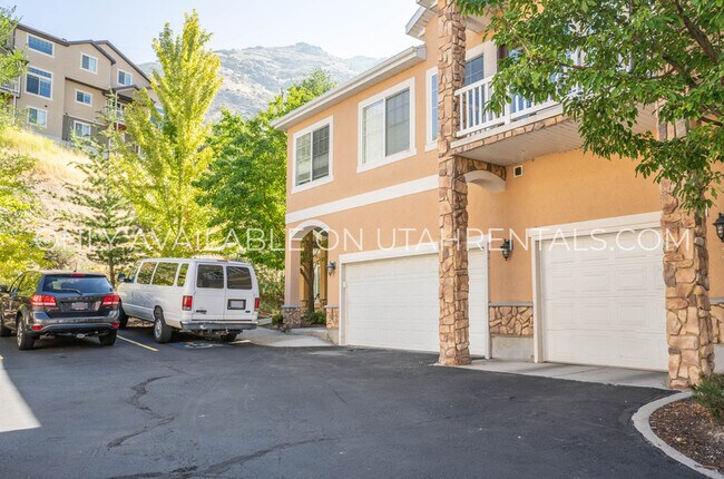 Photo - 1061 Canyon Meadow Dr Unit 2