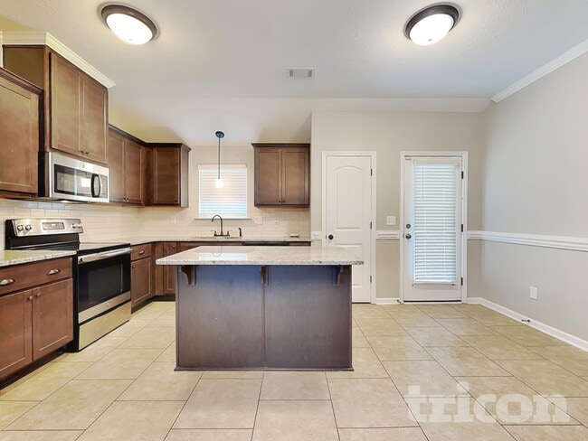 3250 Alexandria Dr