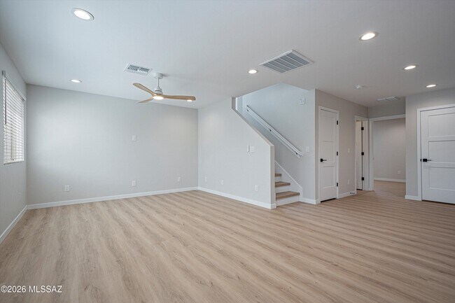 739 N Queen Ave