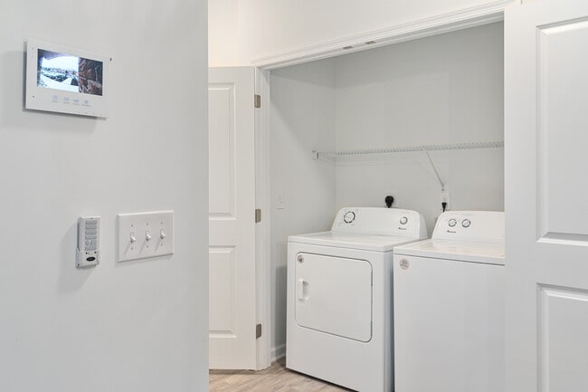 Riverview West Apartments