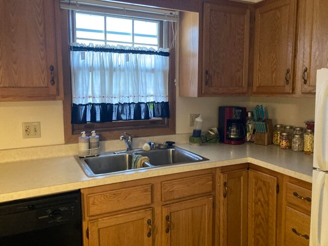 Photo - 1620 N Benjamin St
