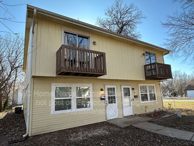 Photo - 225 Ottawa St