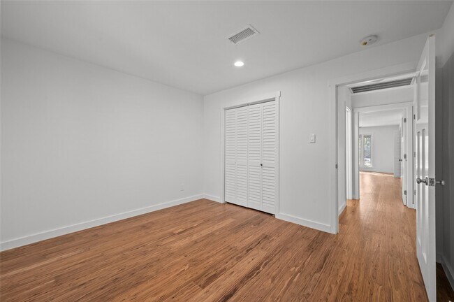 Photo - 4702 Bayou Vista Dr