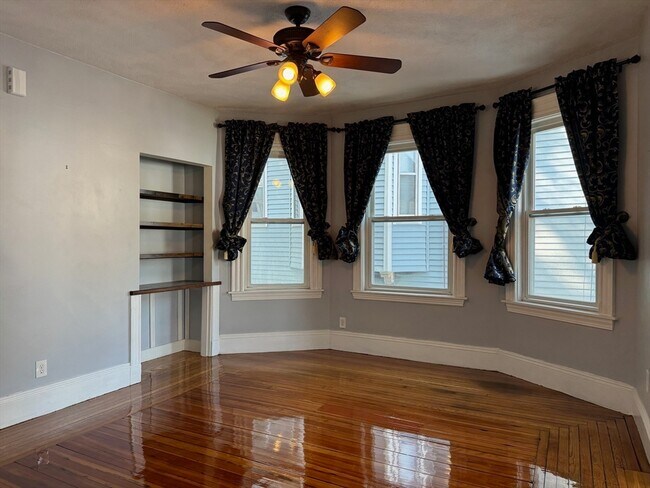 Photo - 59 Centre St Unidad PH