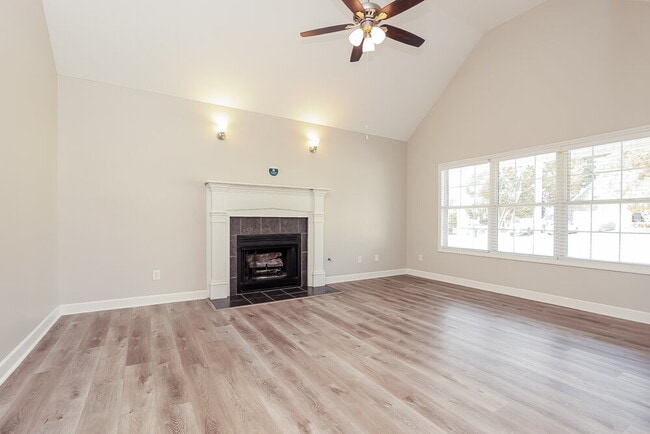 Photo - 832 Hammersmith Dr