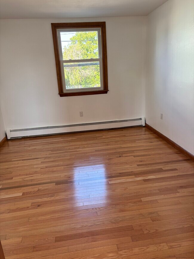 Bedroom-2 - 20 Cass St Unit 20 Cass St.