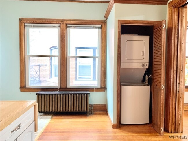 Building Photo - 242 Bryant St Rental