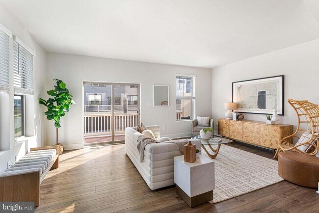 Photo - 250 Monroe Ave