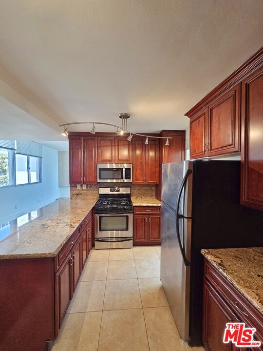 17368 Sunset Blvd Unit 405 A