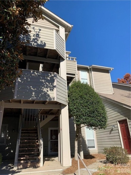 Photo - 2519 Stockbridge Dr Unit B