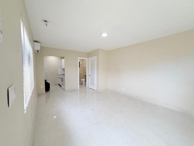 Building Photo - 53 NE 16th Pl