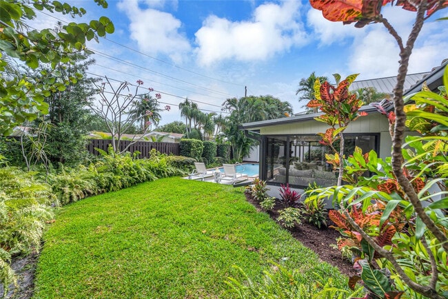 Building Photo - 1950 Harbourview Dr