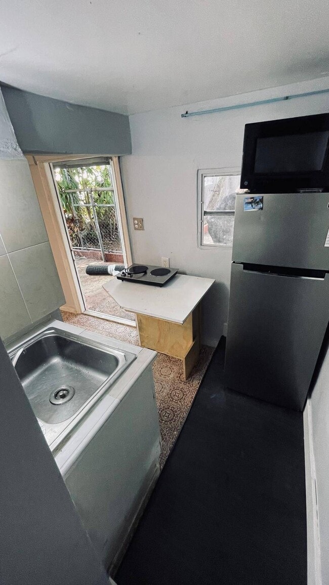 Photo - 605 SW 24th Ave