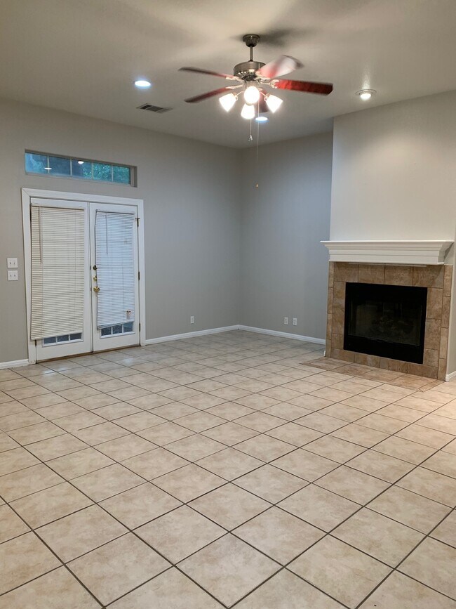 Photo - 106 E 46th St