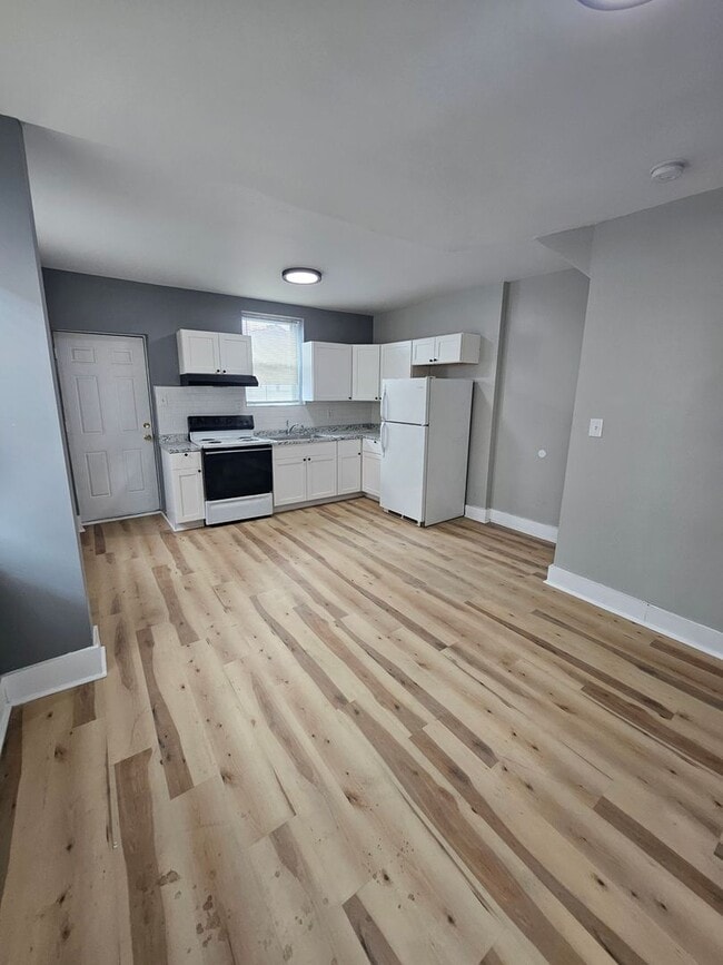 Photo - Charming row home in Chester, voucher holders welcome!