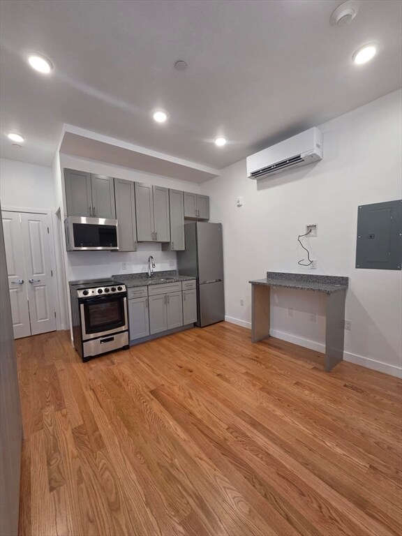 Photo - 165 Hawthorne St Unit 103