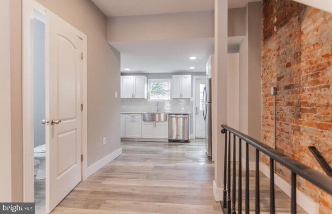 Photo - 1272 S Dover St