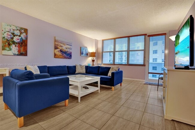 Photo - 3725 S Ocean Dr Unidad 420 Rental