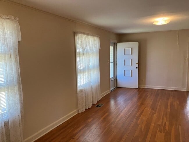 Photo - 1004 Chickasaw Trail