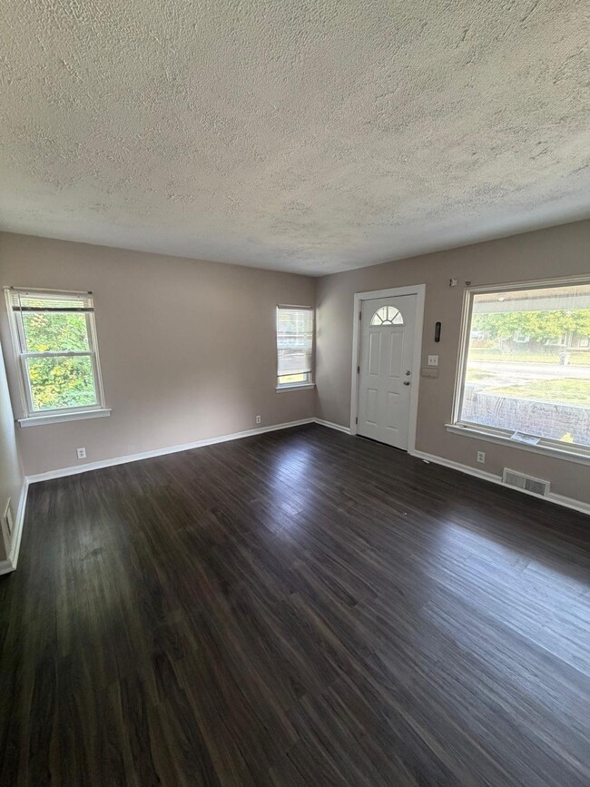 Photo - 5151-5153 E 16th St Unidad 5151