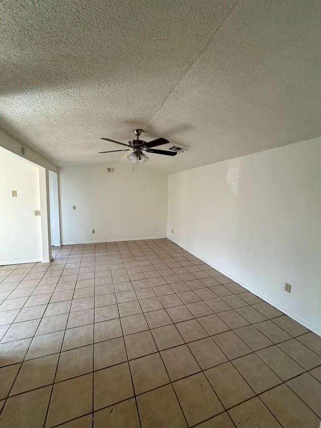 Photo - 3 Bed/1 Bath Near Tinker AFB!