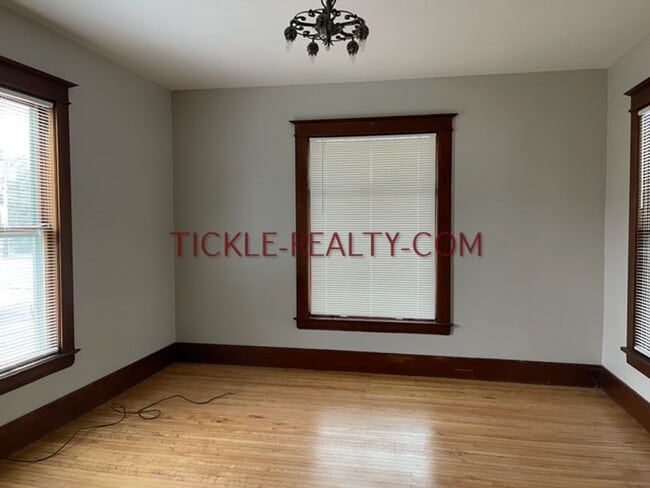 Building Photo - 3902 Rush Mendon Rd Unit Lower