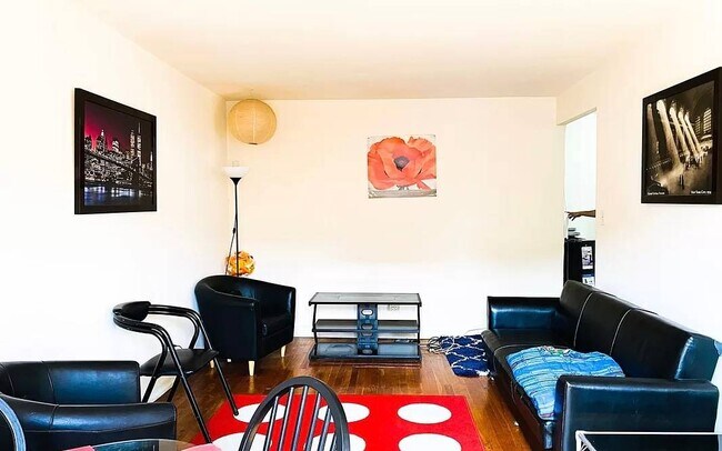 Photo - 100-11-100-67 67th Rd