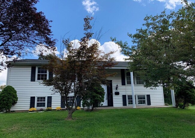 Photo - 808 Branford Cir House