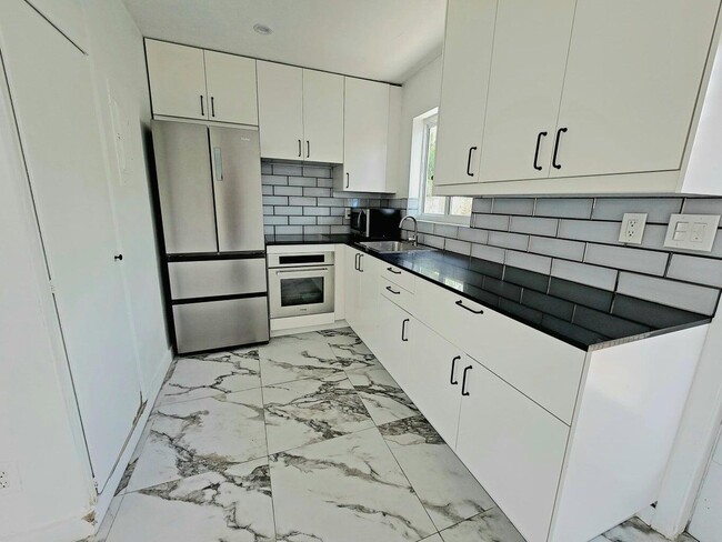 Photo - 2640 Pierce St Condo Unit 8
