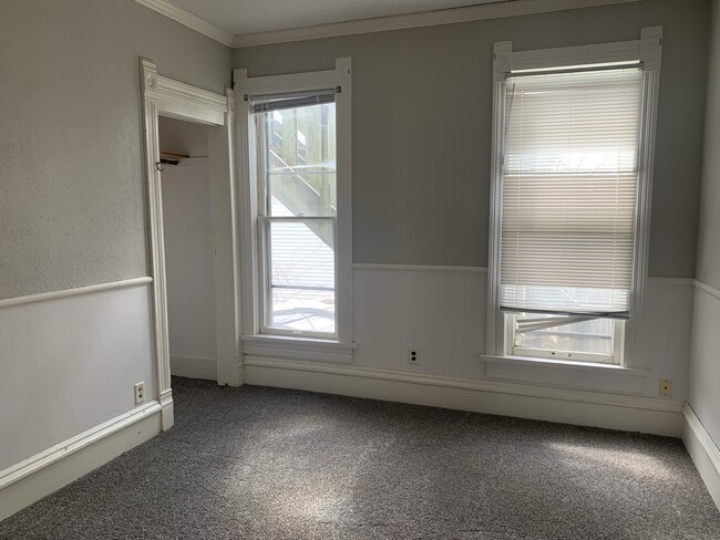 Photo - 320 W 13th St