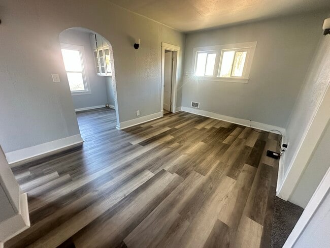 Photo - 279 4th N St