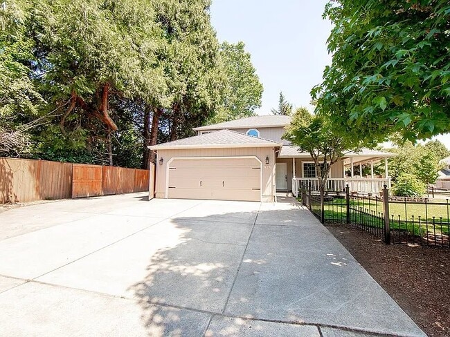 Photo - 979 Kintzley Ave
