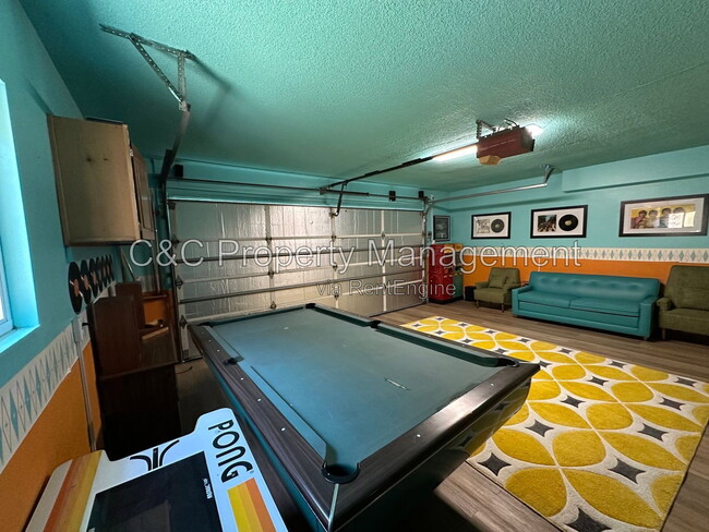 Photo - 425 Edgerton Dr
