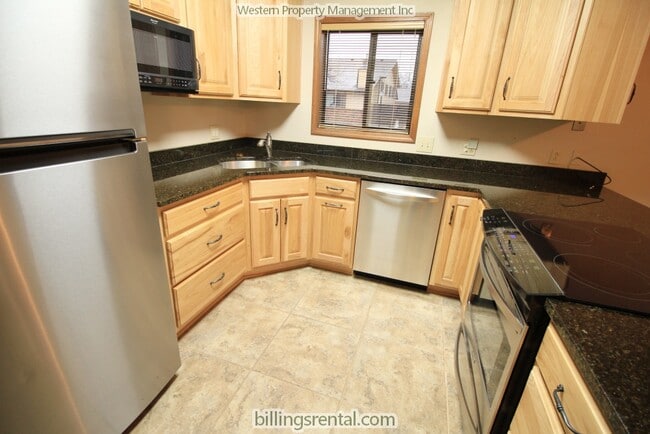 Kitchen - 3254 Granger Ave E Unit #B4