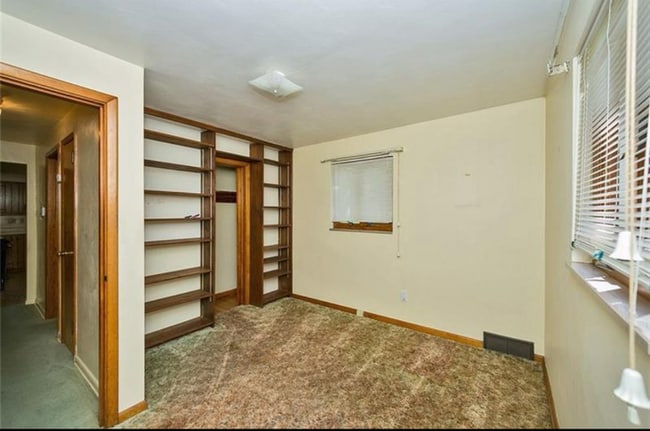 Photo - 5331 Old Logan Ferry Rd