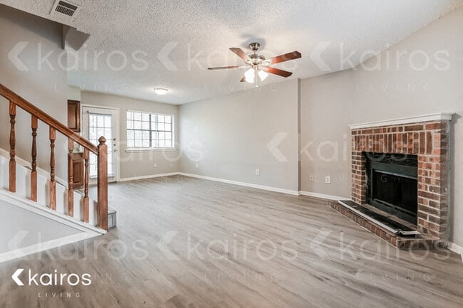 Photo - 820 Courtenay Pl