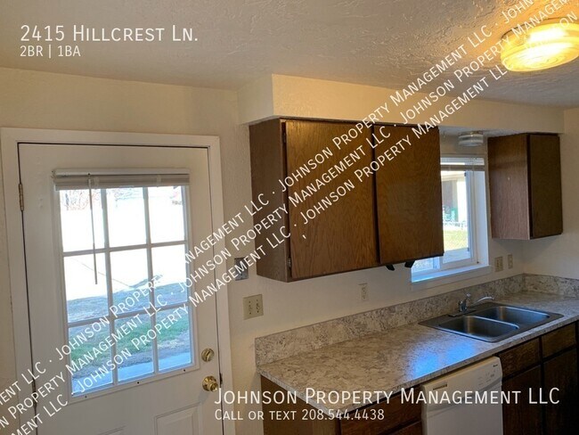 Photo - 2415 Hillcrest Ln Apartamento