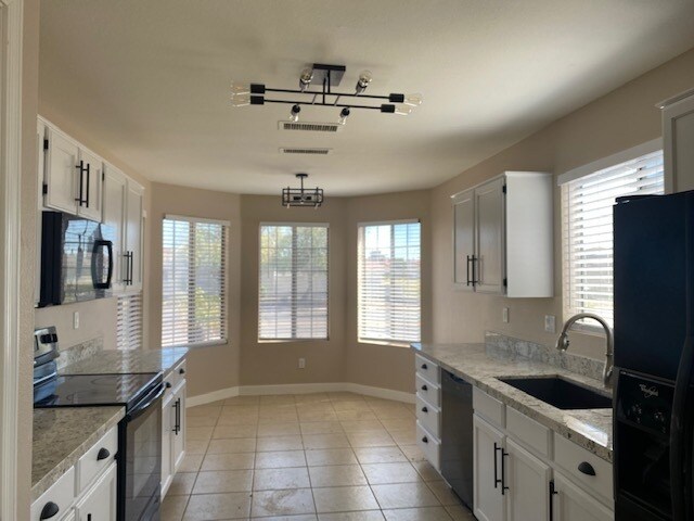 Photo - 444 N 64th St