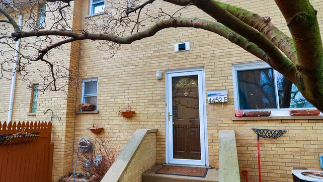 Photo - 4452 W Dakin St Townhome