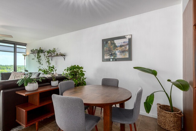 Photo - 4808 N 24th St Unidad 703