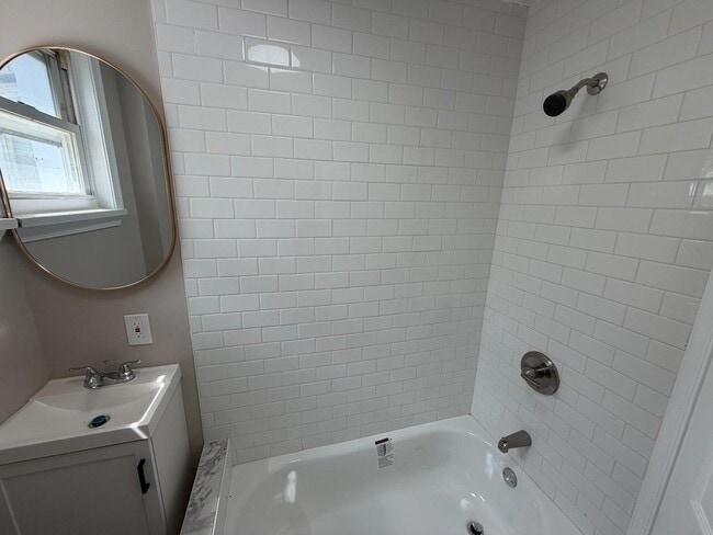 Photo - 2934 N Taylor St