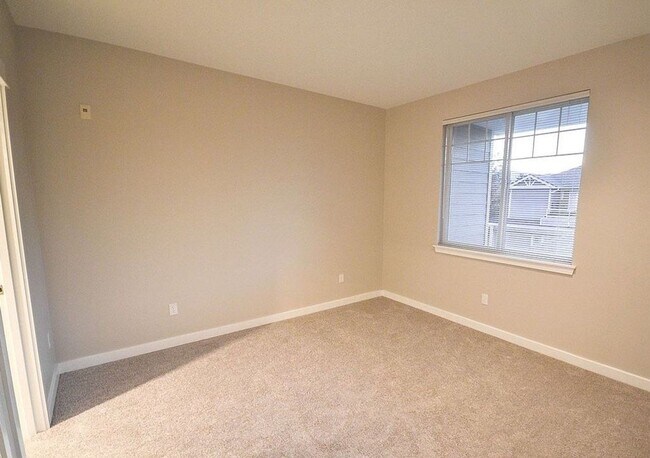 Photo - Beautiful 2 Bedroom Condo in Sammamish
