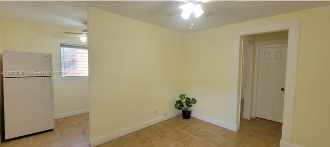 Building Photo - 2441 SW 27th Ave Unit 6 Rental