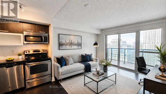 Photo - 28 Ted Rogers Way Unité 1810