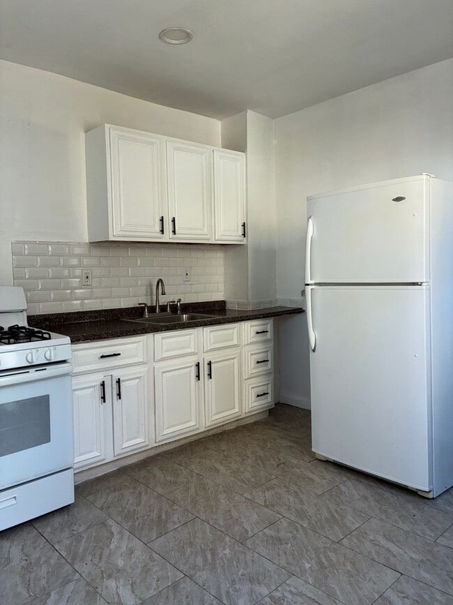 Photo - 2234 Henneman Ave